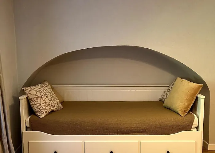 Old Town Apartment *