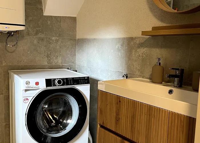 Old Town Apartment *